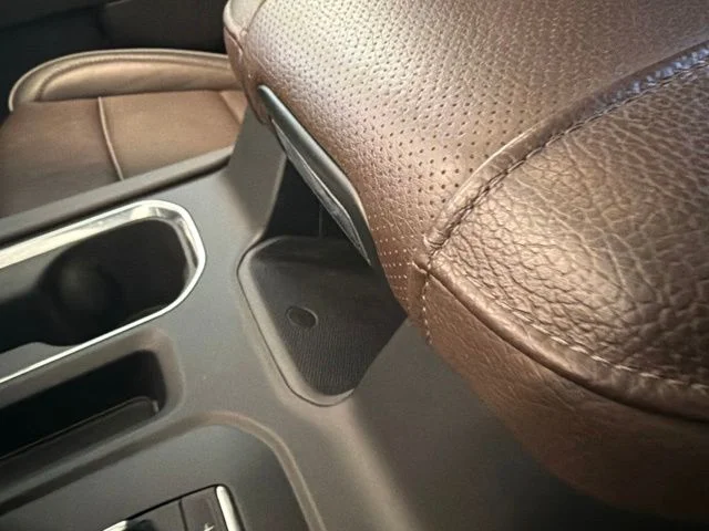 Used 2023 White GMC Denali image 32