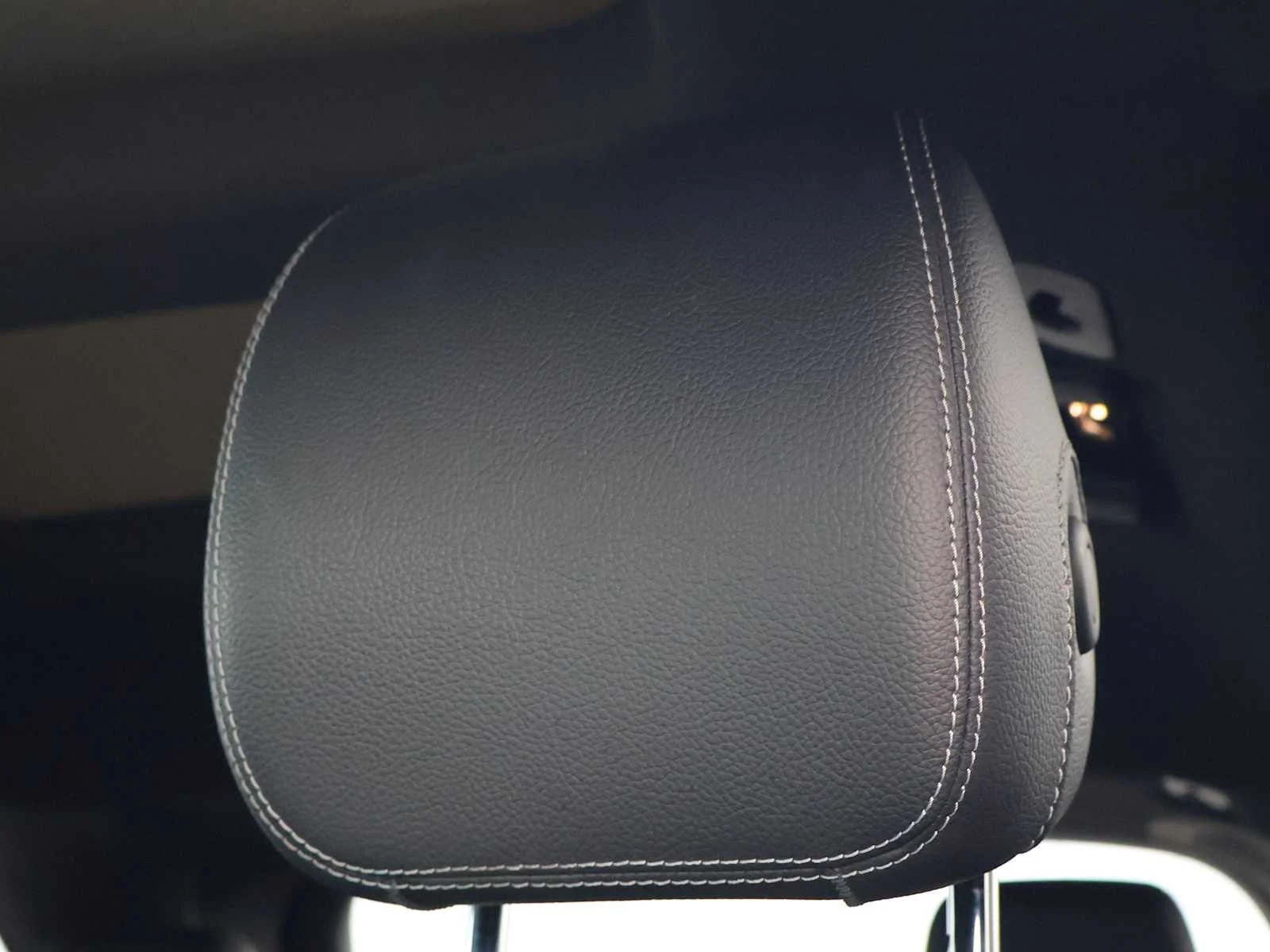 Used 2018 Black Mercedes-Benz GLC 300 image 15