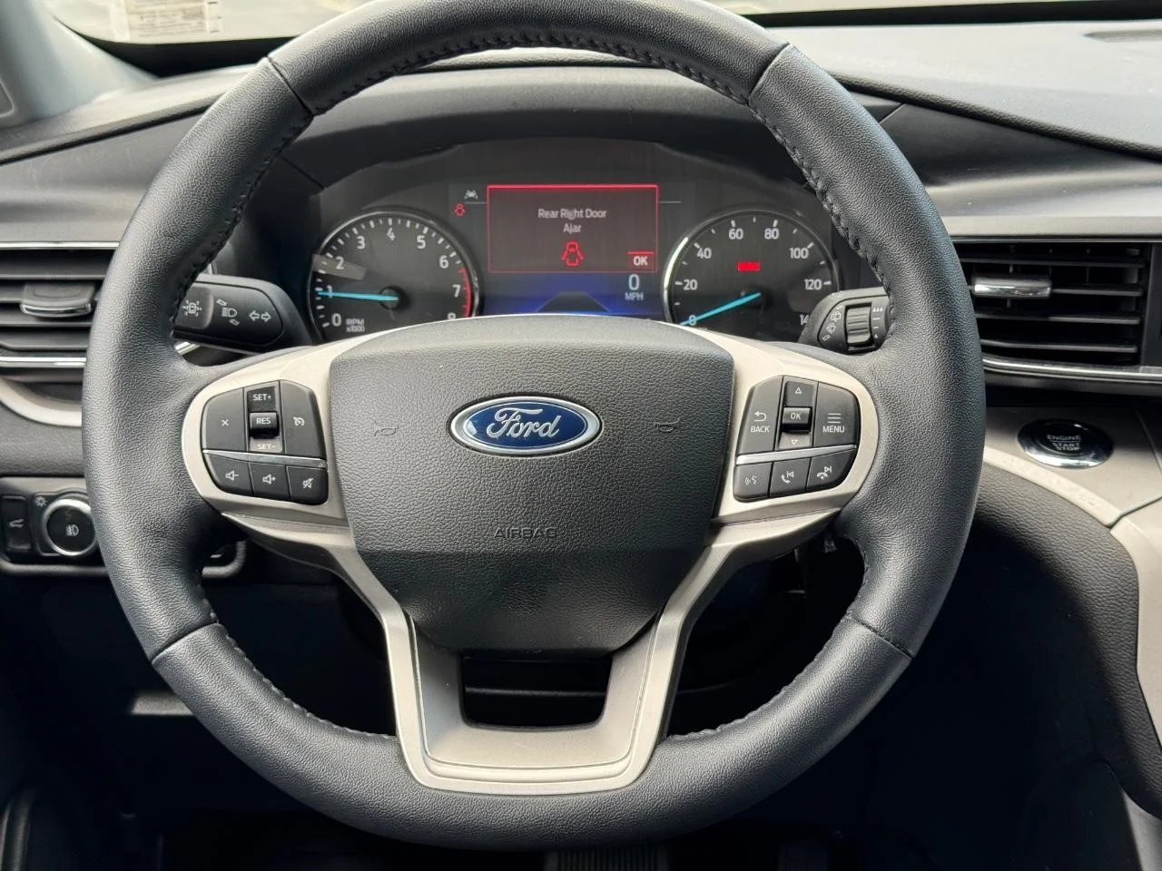 Used 2023 Iconic Silver Ford XLT image 14