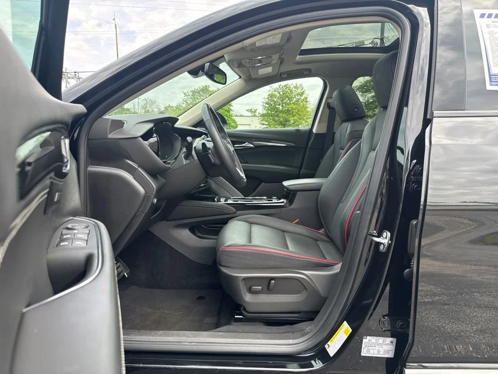 Used 2023 Ebony Twilight Metallic Buick Essence image 13
