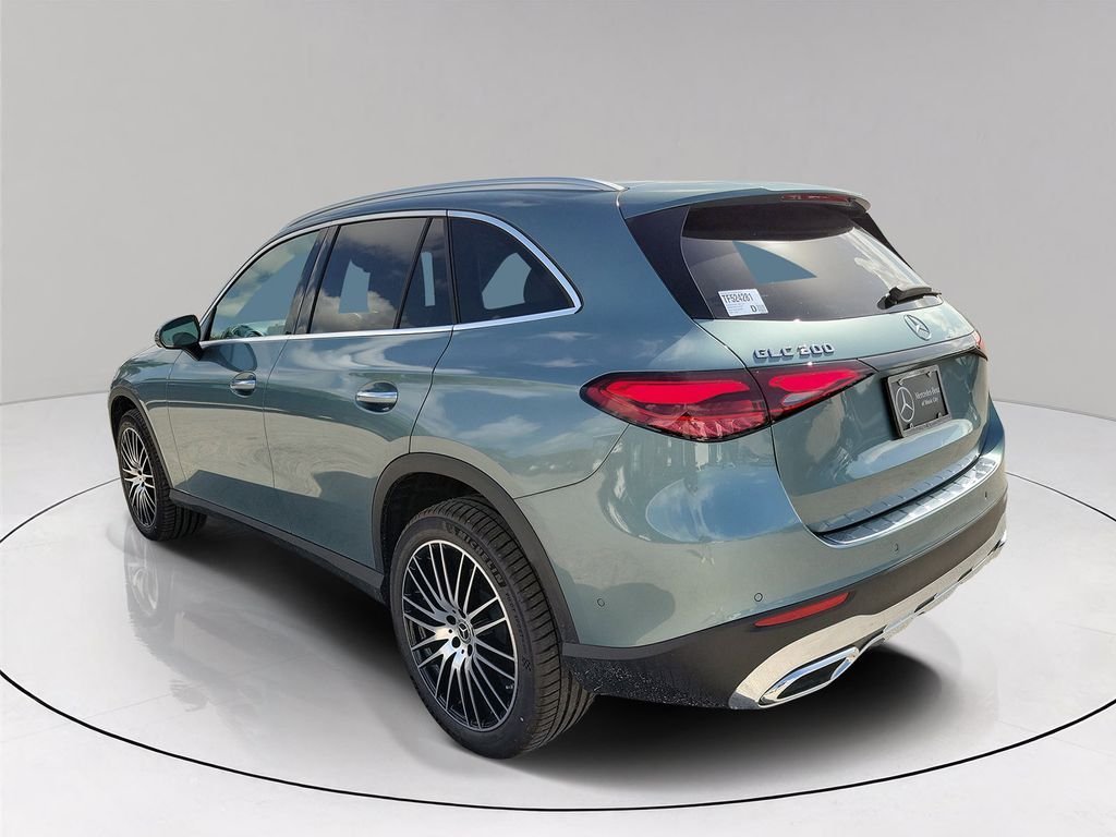 New 2026 Silver Mercedes-Benz GLC 300 image 4