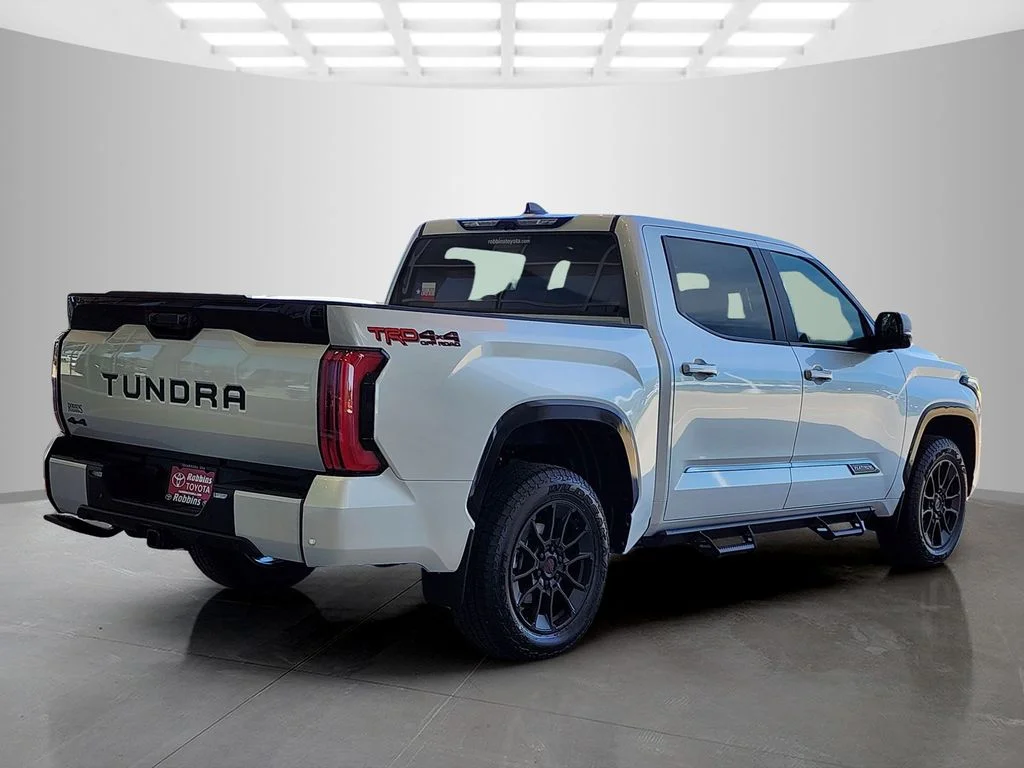 New 2026 Wind Chill Pearl <sup>1</sup> Toyota  Platinum image 3