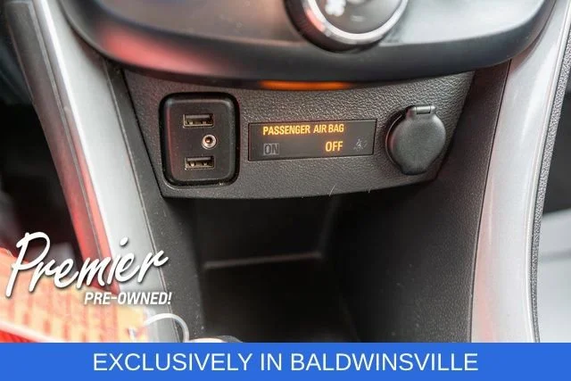 Used 2020 SUMMIT WHITE Chevrolet LT image 25