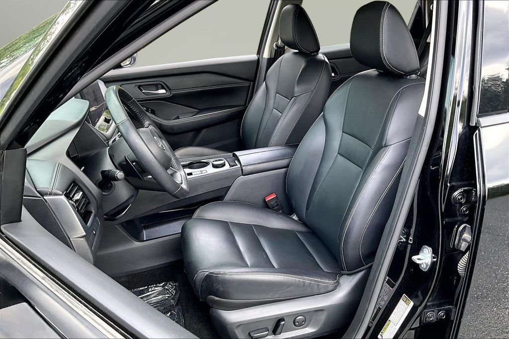 Used 2024 Black Nissan SL image 24