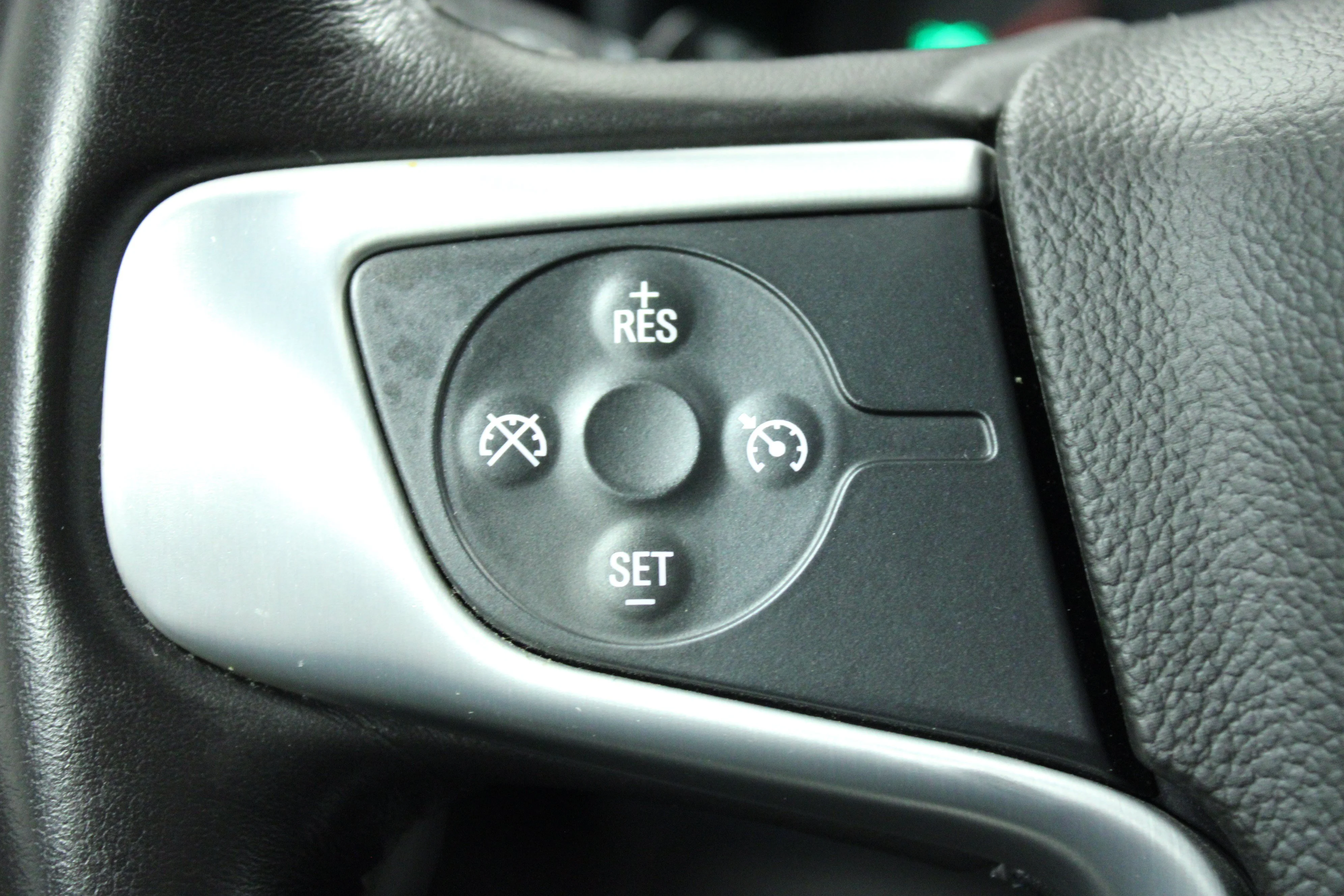 Used 2018 QUICKSILVER METALLIC GMC SLE image 20