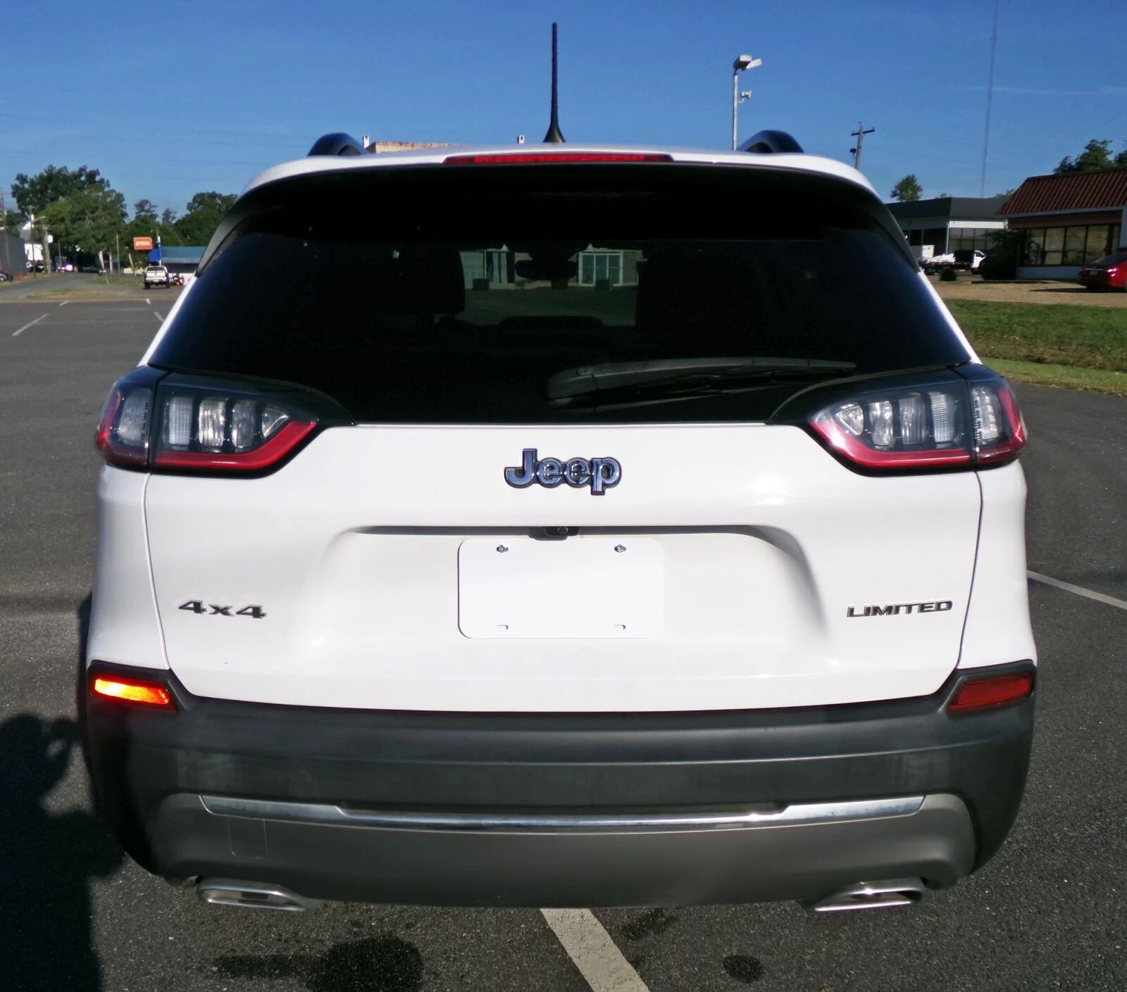 Used 2022 Bright White Clearcoat Jeep Limited image 5