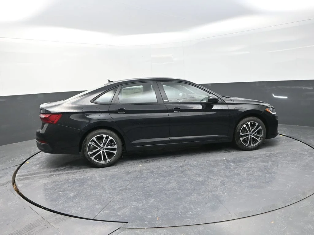New 2026  Volkswagen 1.5T Sport image 12