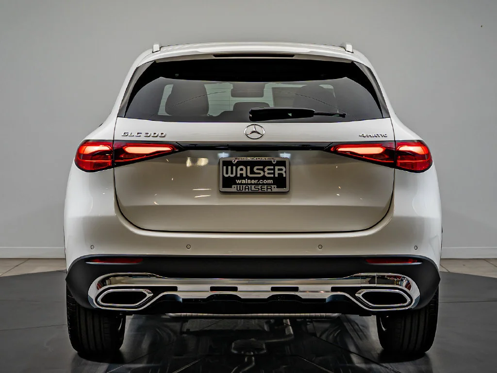 New 2026 Polar White Mercedes-Benz GLC 300 image 6