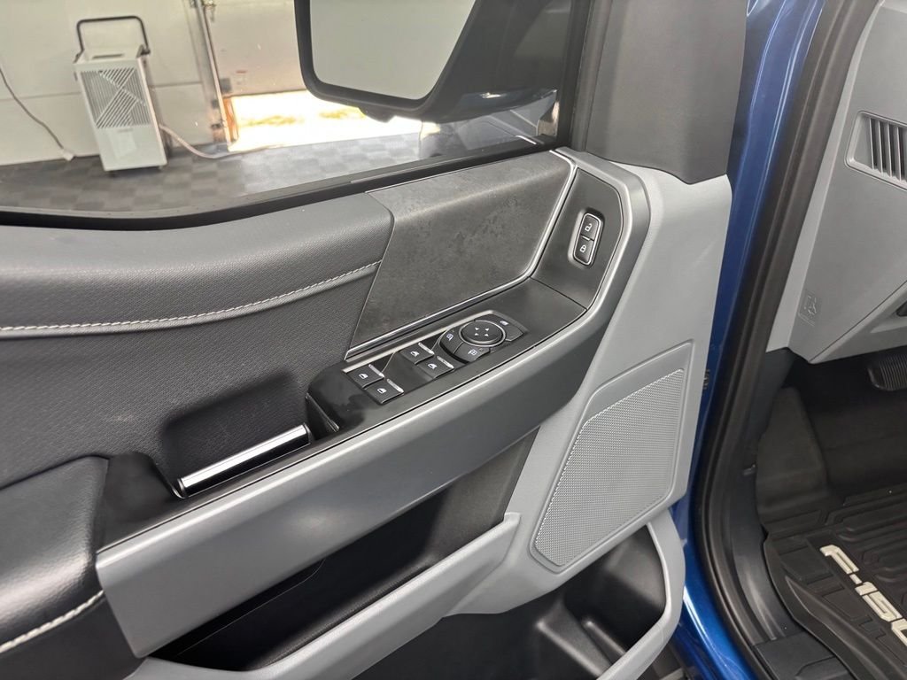 Used 2024 Blue Ford XLT image 17