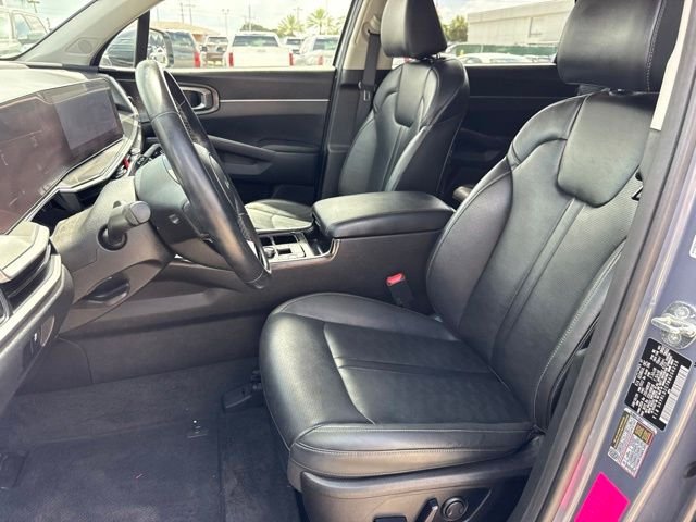 Used 2024 Silver Kia S image 11