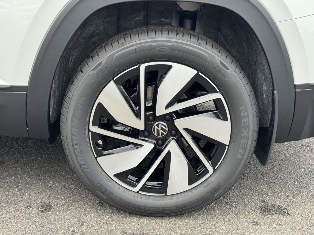 2026 Volkswagen Atlas SE w/Tech - Photo 12
