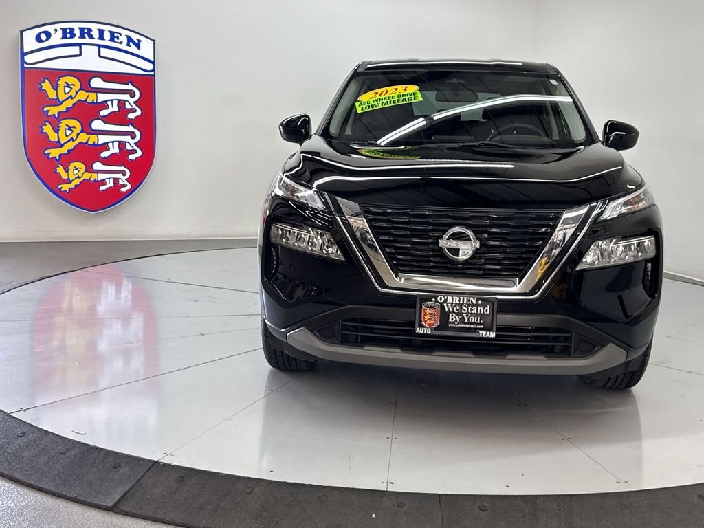 Used 2023 Super Black Nissan SV image 10