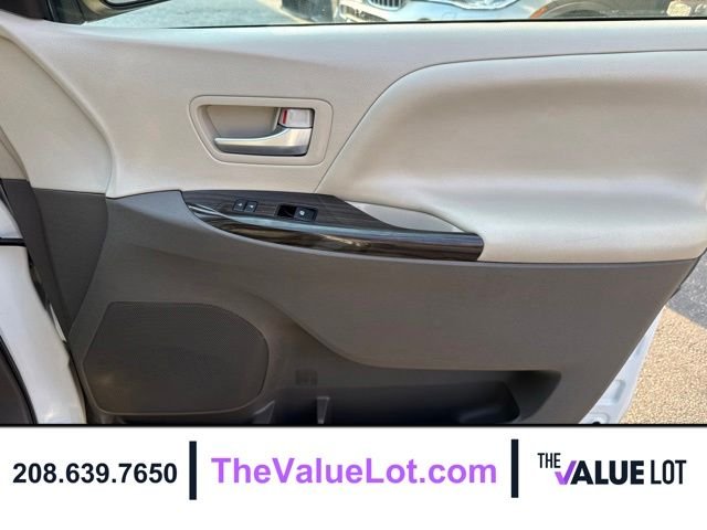 Used 2017 White Toyota XLE Premium image 12