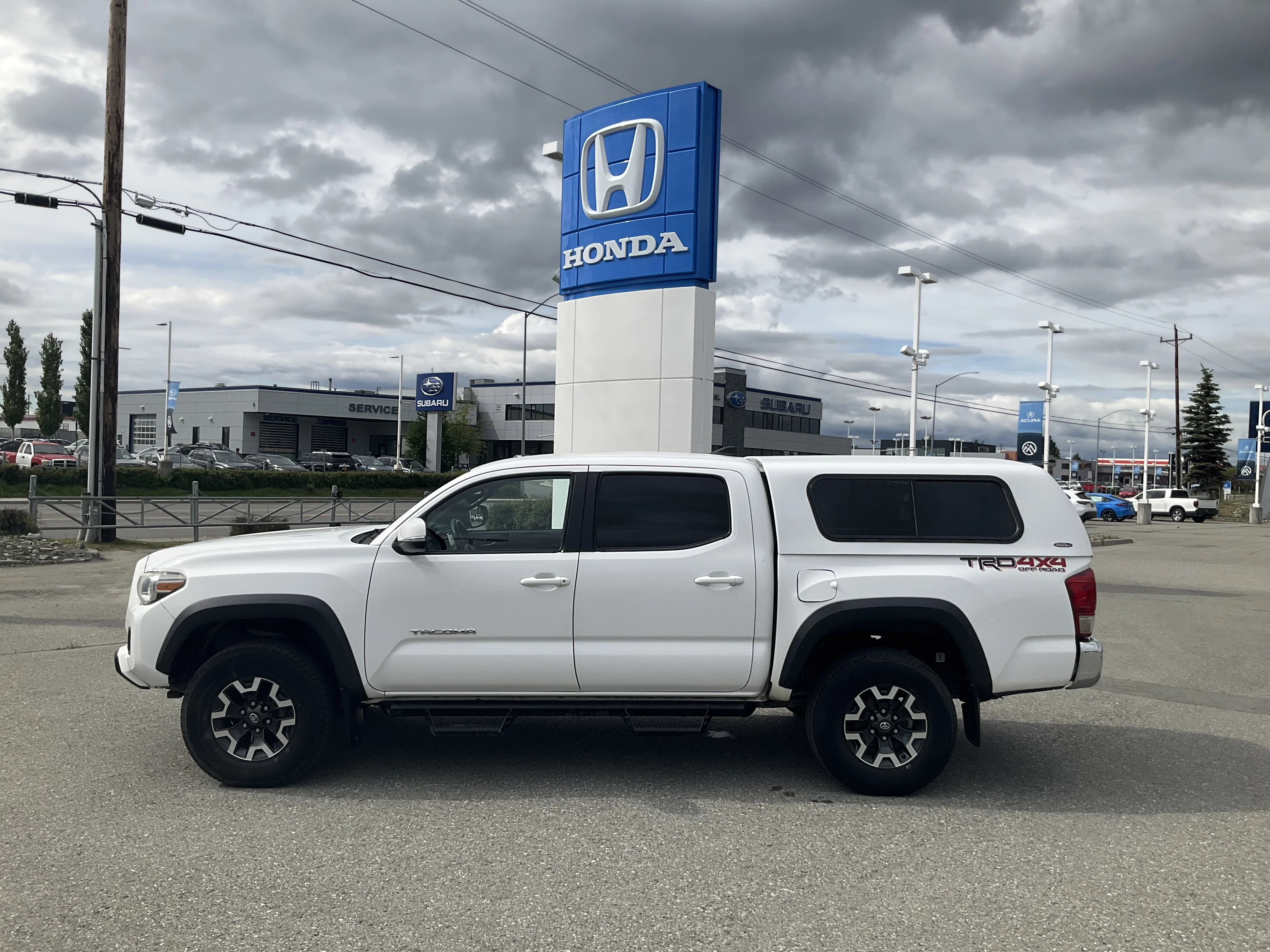 Used 2016 Super White Toyota SR/SR5/TRD Sport/TRD Off Road image 3