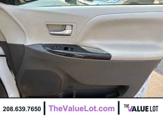 Used 2017 White Toyota XLE Premium image 12