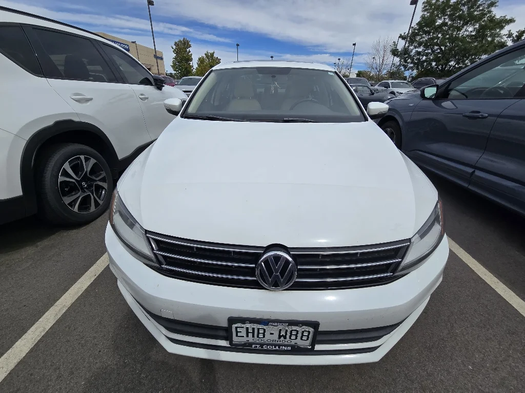 Used 2018 Pure White Volkswagen 1.4T SE image 8