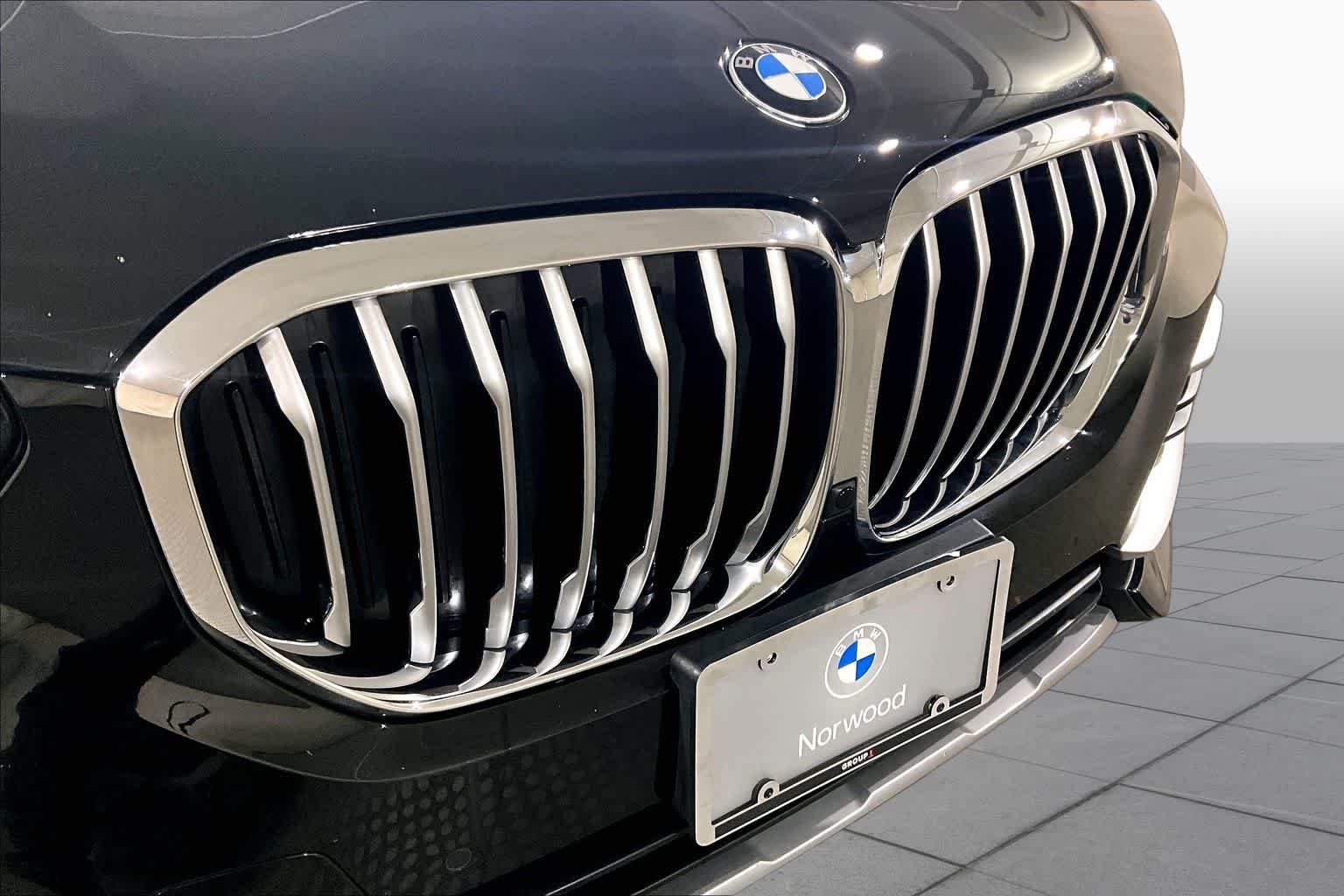 Used 2022 Jet Black BMW xDrive40i image 31