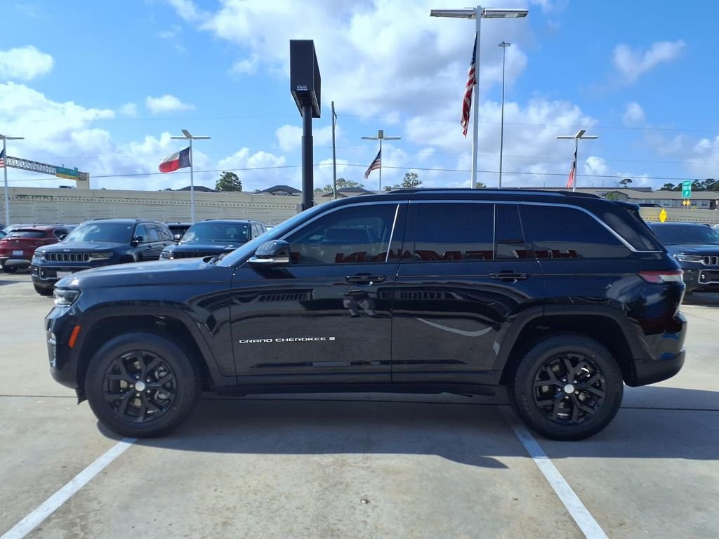 Used 2024 Black Jeep Limited image 4