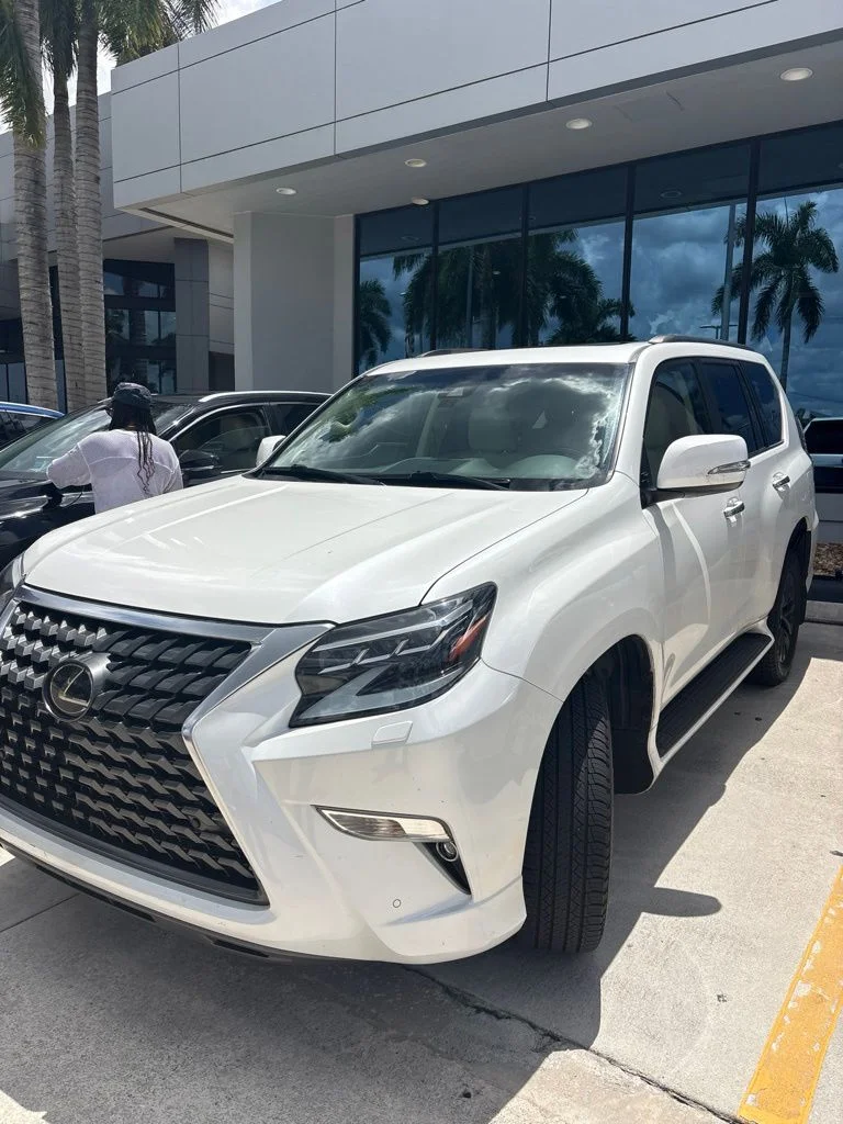 Used 2021 Starfire Pearl Lexus 460 image 2