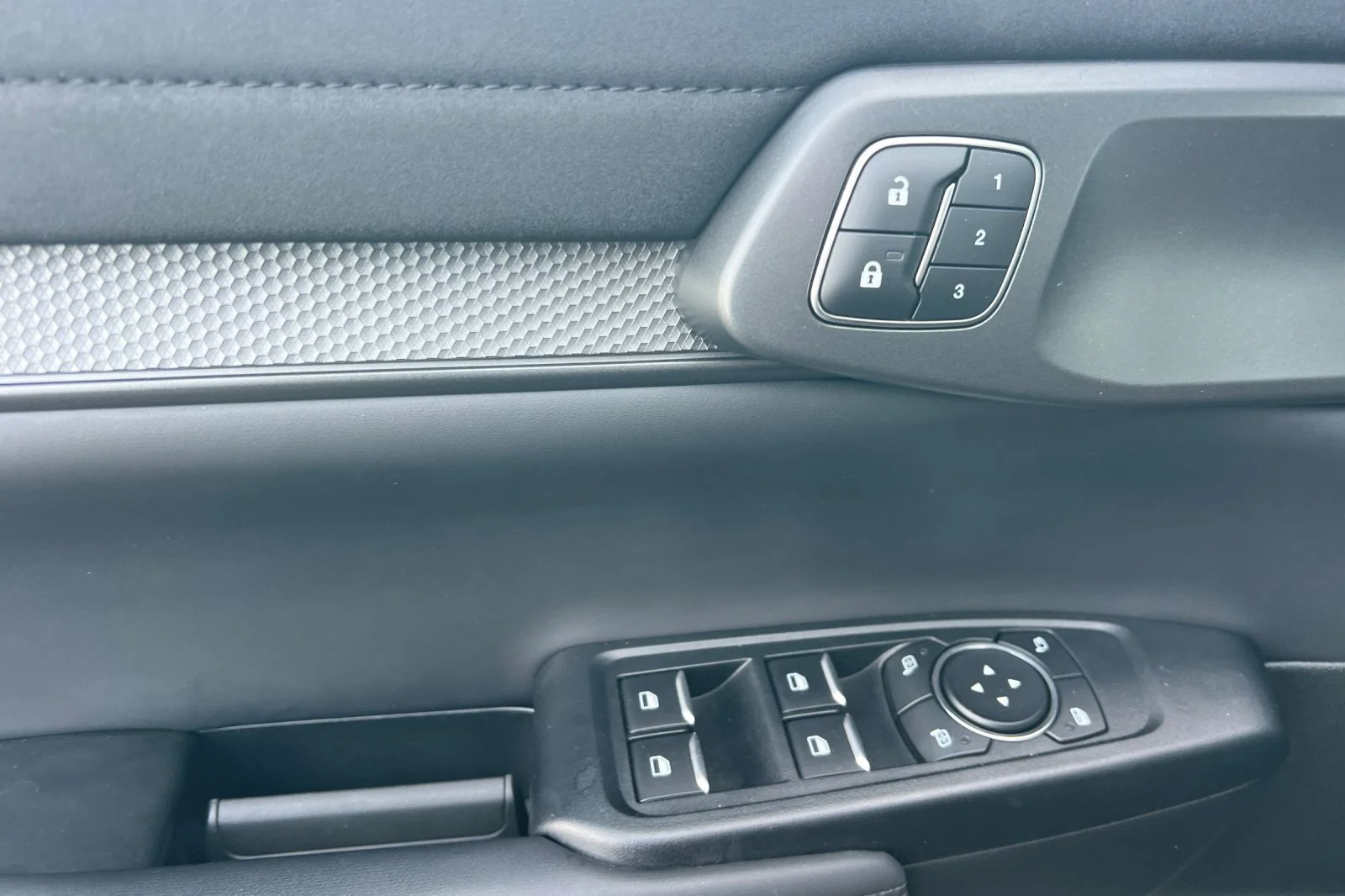 Used 2024  Ford Raptor image 9