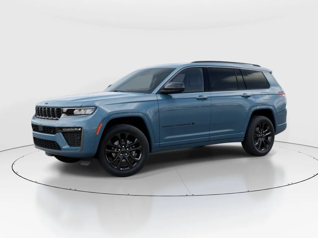 New 2026 Steel Blue Exterior Paint Jeep Limited Reserve image 2