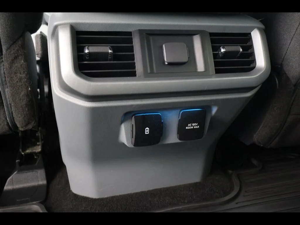 Used 2022 White Ford XLT image 11