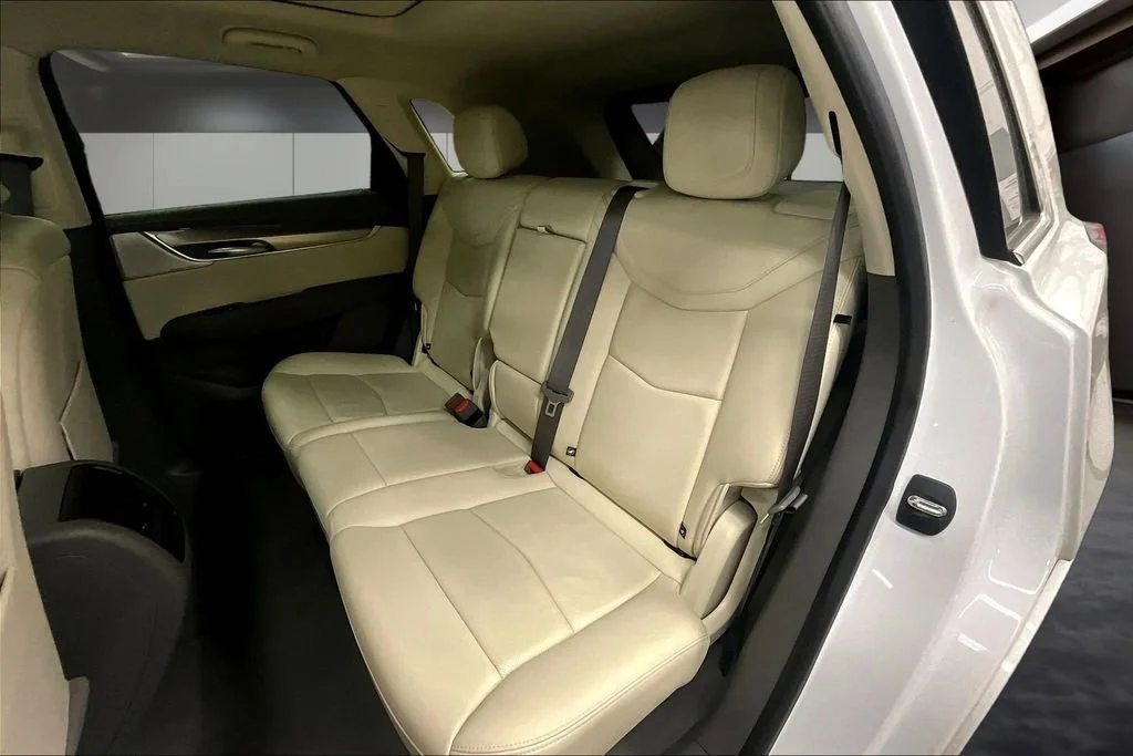 Used 2023 Crystal White Tricoat Cadillac Premium Luxury image 22