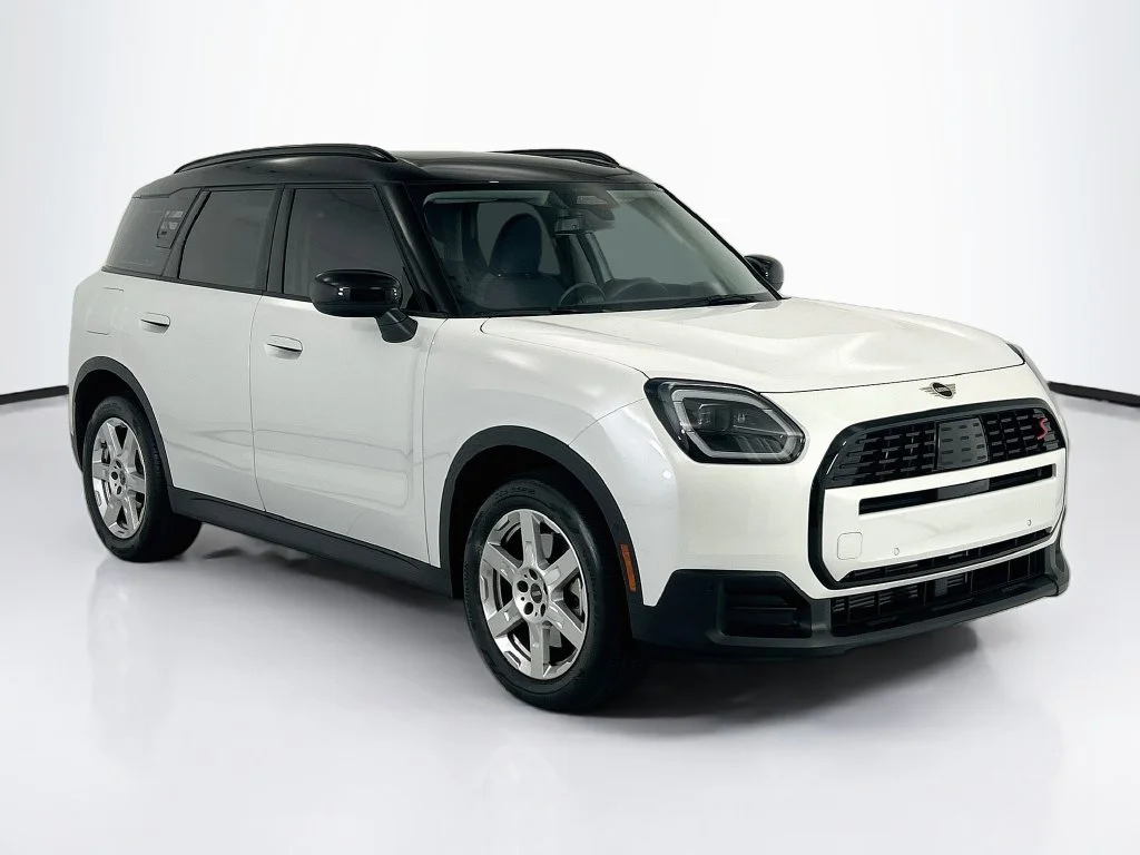 Certified Used 2025 Nanuq White Metallic MINI  image 4