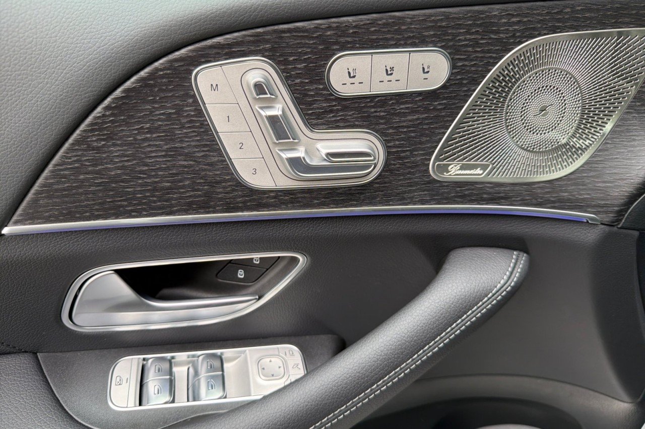 New 2026 Cirrus Silver Metallic Mercedes-Benz GLS 450 4MATIC® SUV image 10