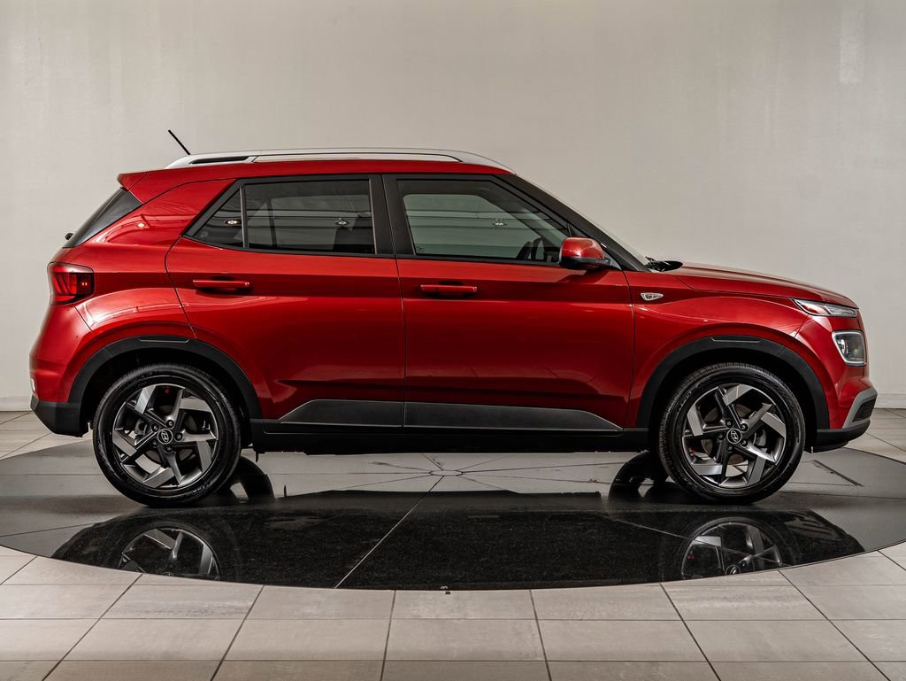 Used 2025 Ultimate Red Hyundai Limited image 4