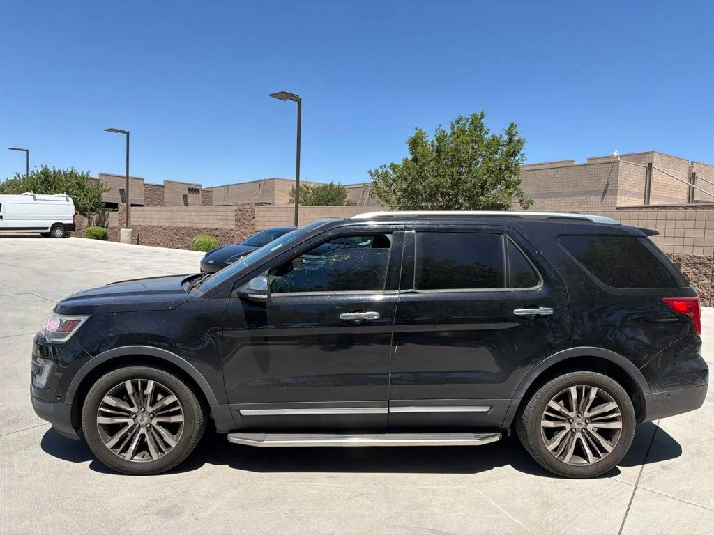 Used 2016 Black Ford Platinum image 3