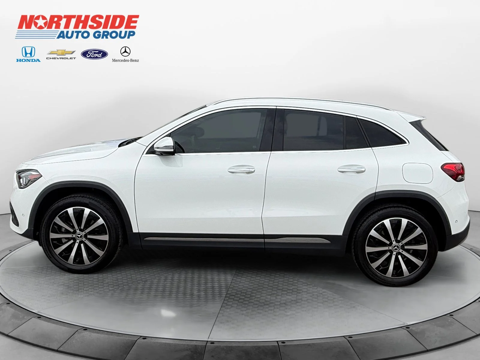 Used 2023 Polar White Mercedes-Benz GLA 250 image 4