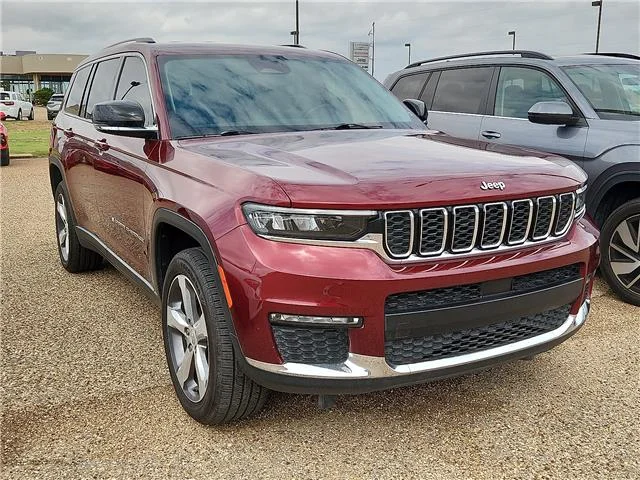 Used 2021 Maroon Jeep Limited 4x4 image 3