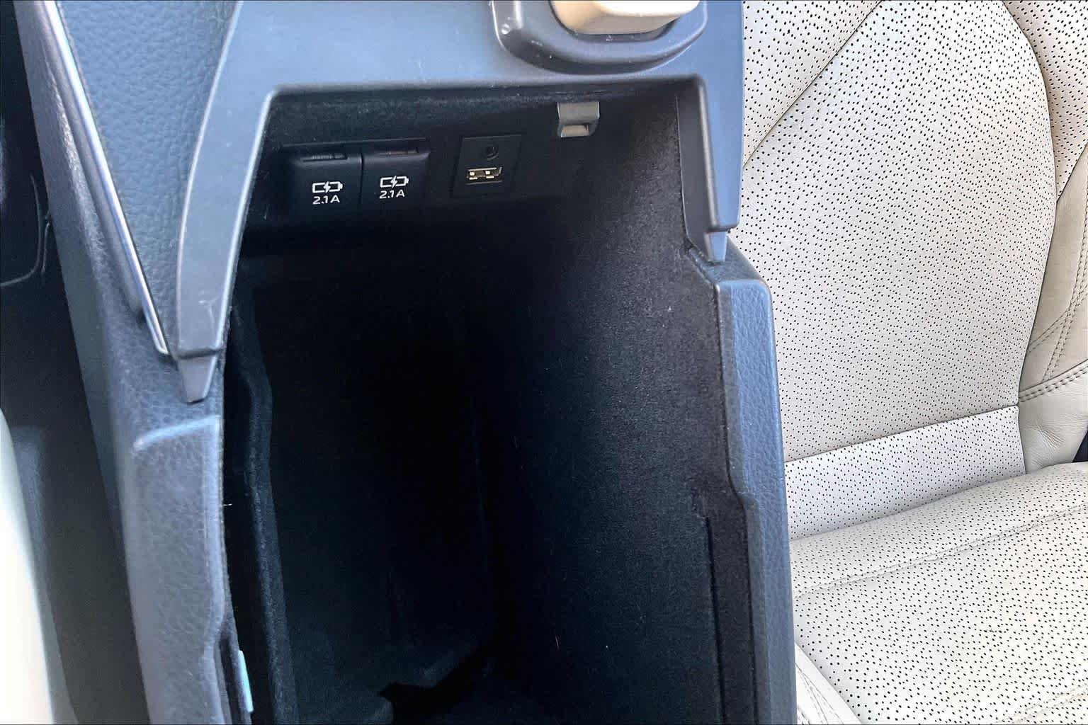 Used 2019 Wind Chill Pearl Toyota Hybrid Limited image 34