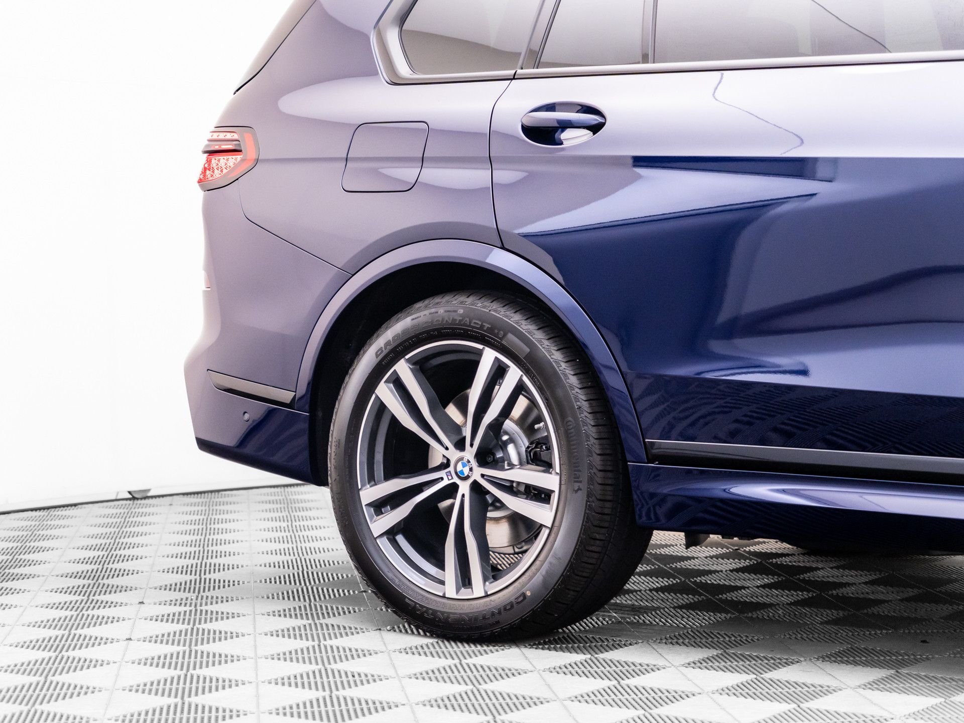 New 2027 Tanzanite Blue II Metallic BMW xDrive40i image 39
