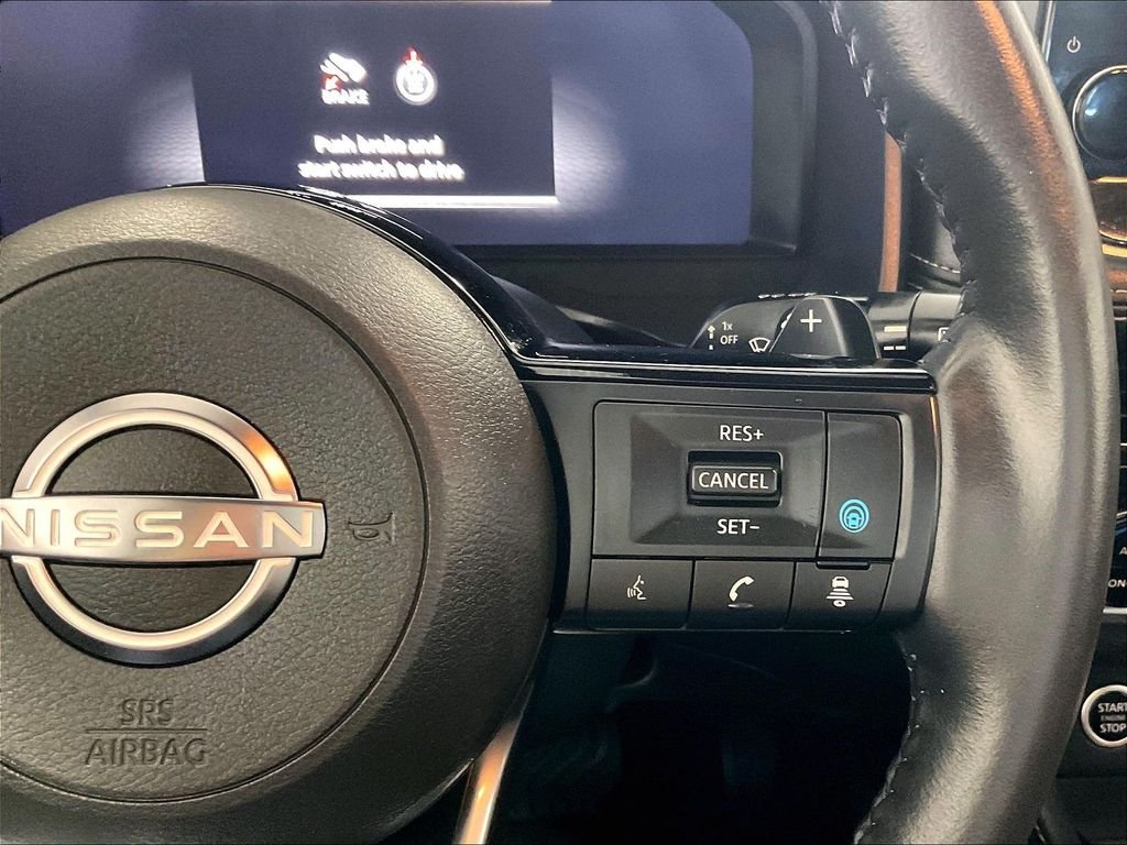 Used 2023 White Nissan Platinum image 24
