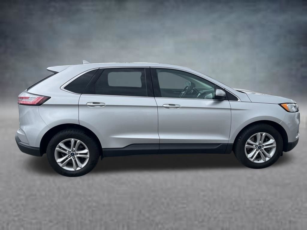 Used 2019  Ford SEL image 5