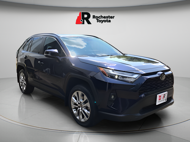 Used 2024  Toyota XLE Premium image 1