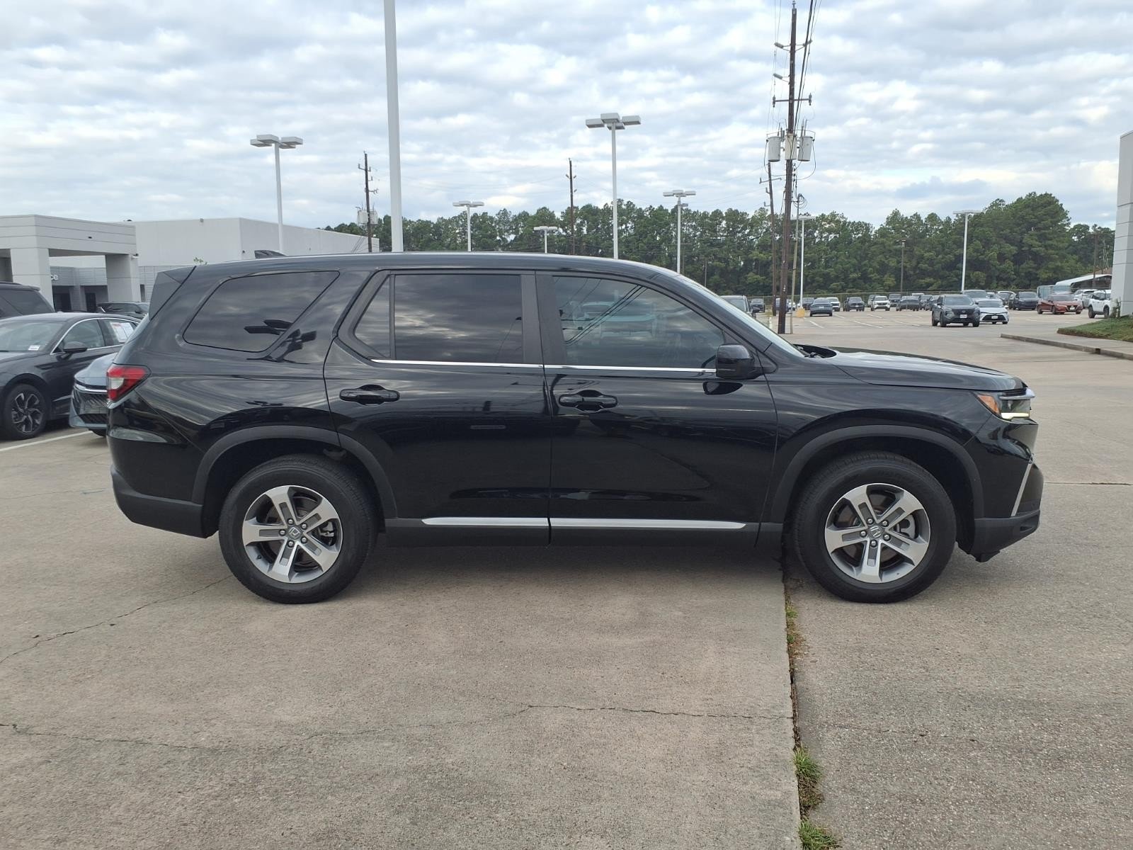 2023 Honda Pilot photo 9 of 27