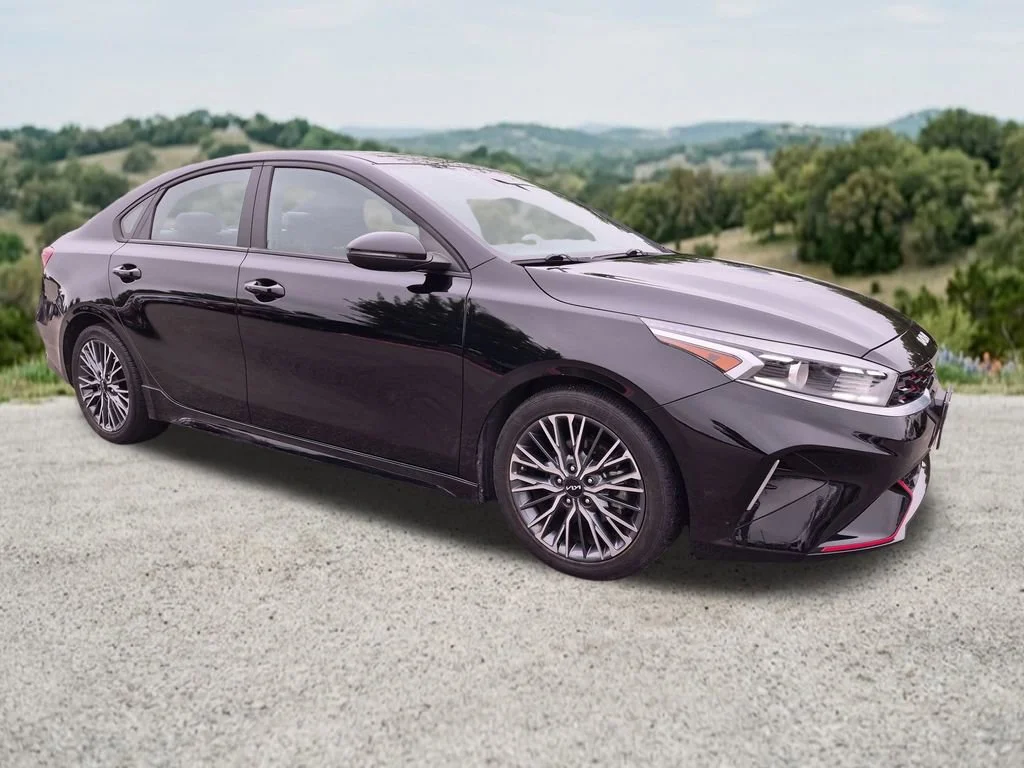 2023 Kia Forte GT-Line AT's photo