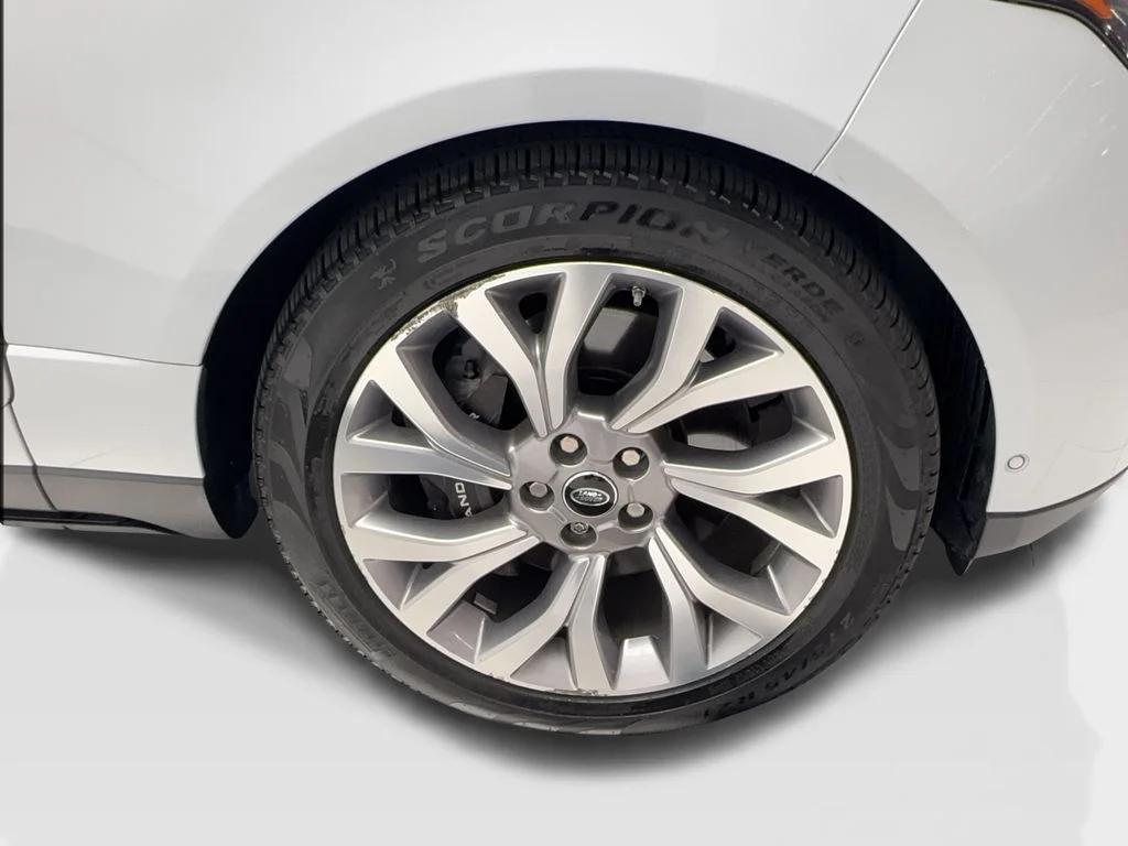 Used 2020 White Land Rover HSE image 13