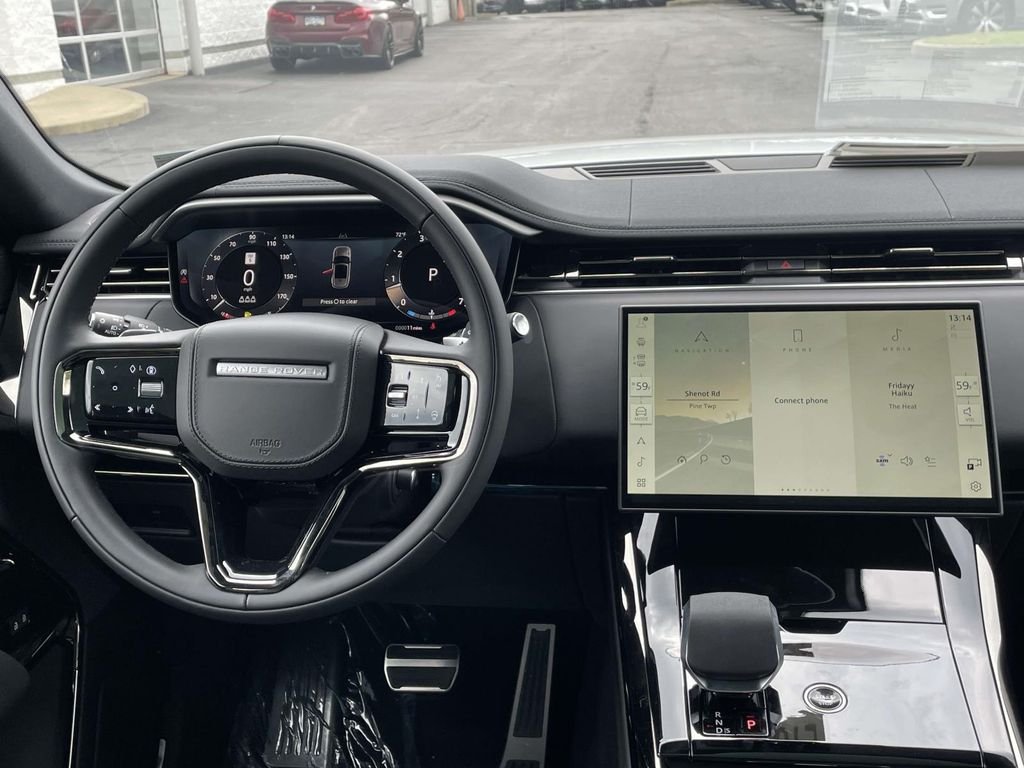 New 2026 Fuji White Land Rover Dynamic SE image 21