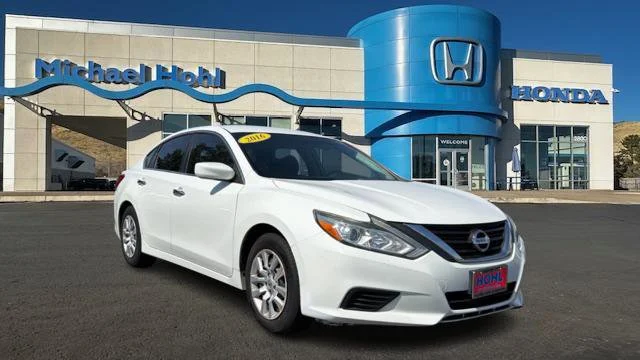 2016 Nissan Altima 2.5 S's photo
