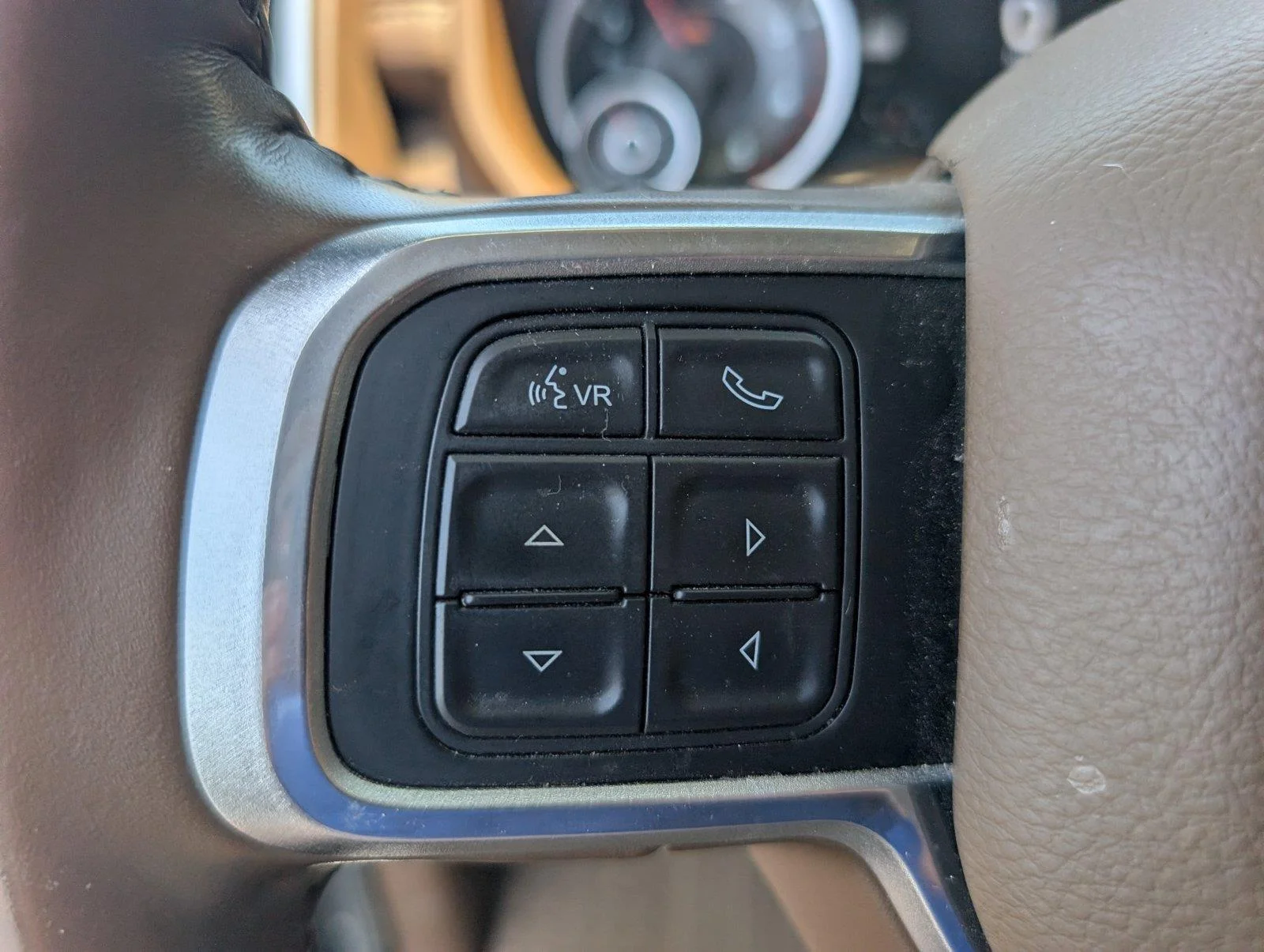Used 2020 Patriot Blue Pearlcoat Ram Laramie image 30