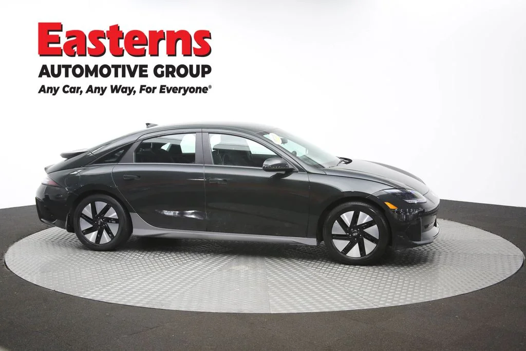 Used 2024 Green Hyundai SE image 46