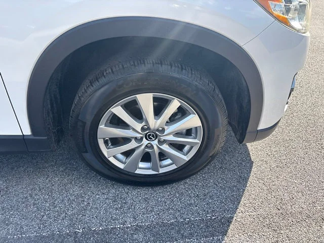 Used 2016 White Mazda Touring image 13