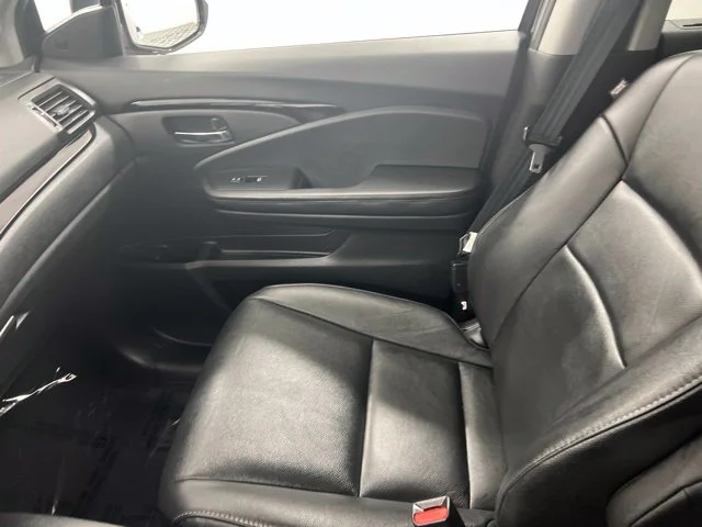 Used 2020 Black Honda Touring image 17
