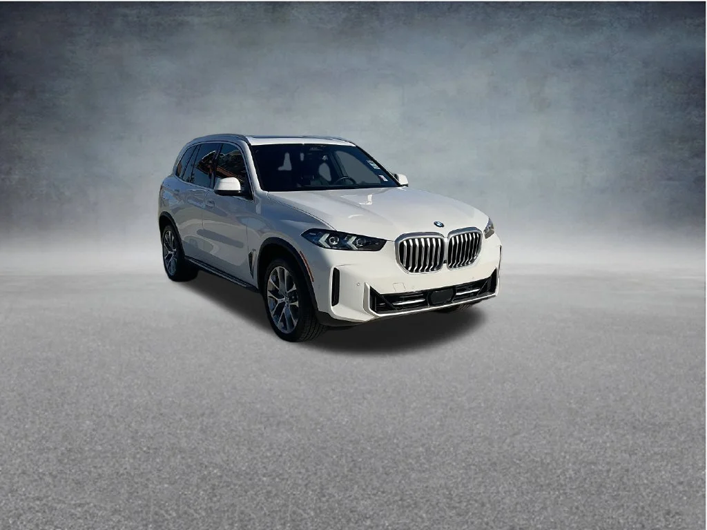 Used 2026 White BMW sDrive40i image 1