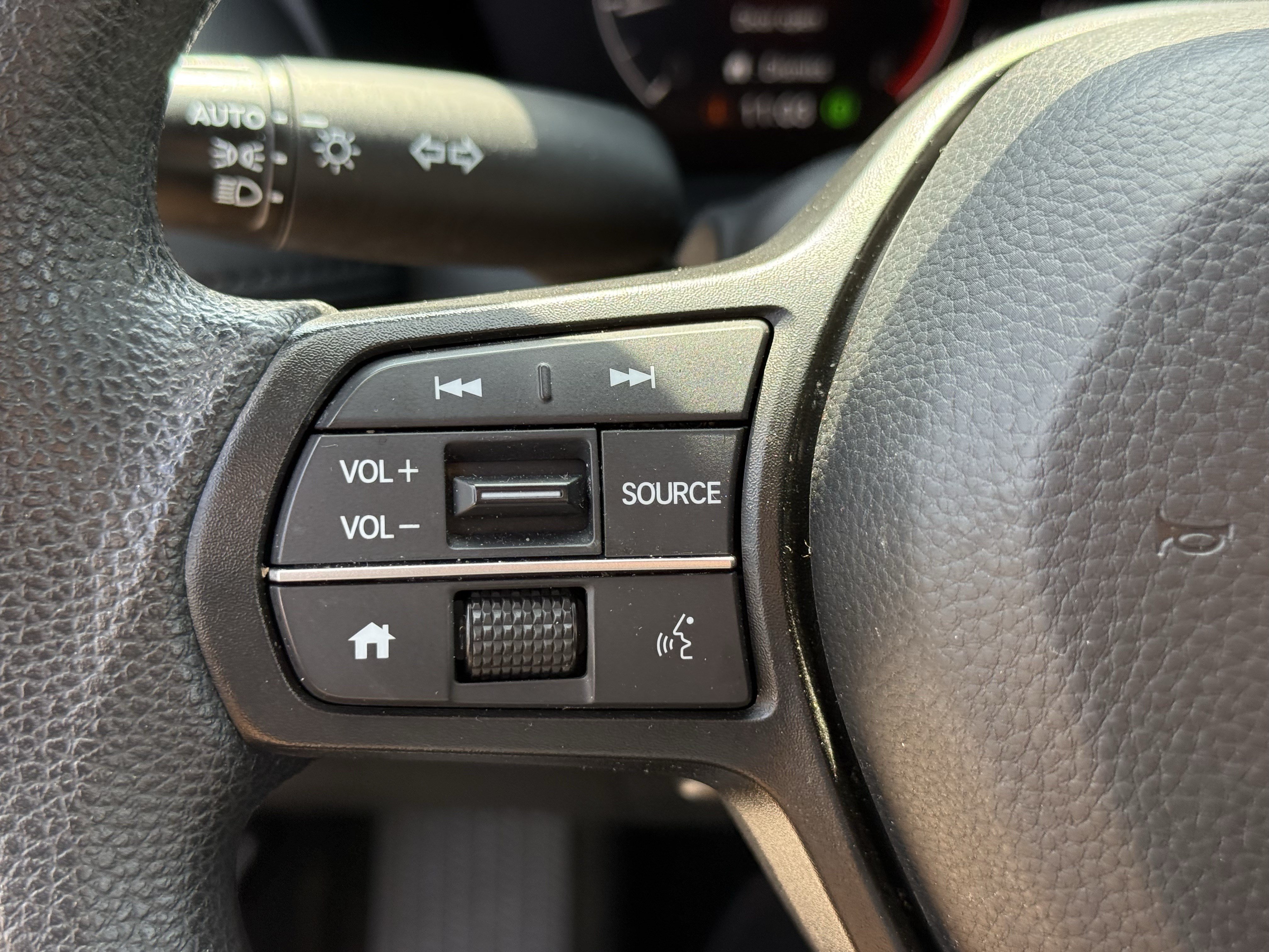 2025 Honda HR-V LX - Photo 15