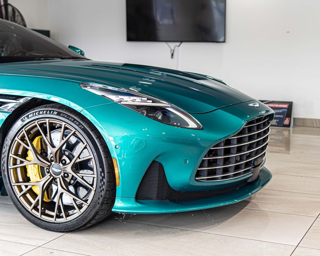 Used 2025 Green Aston Martin Volante image 3